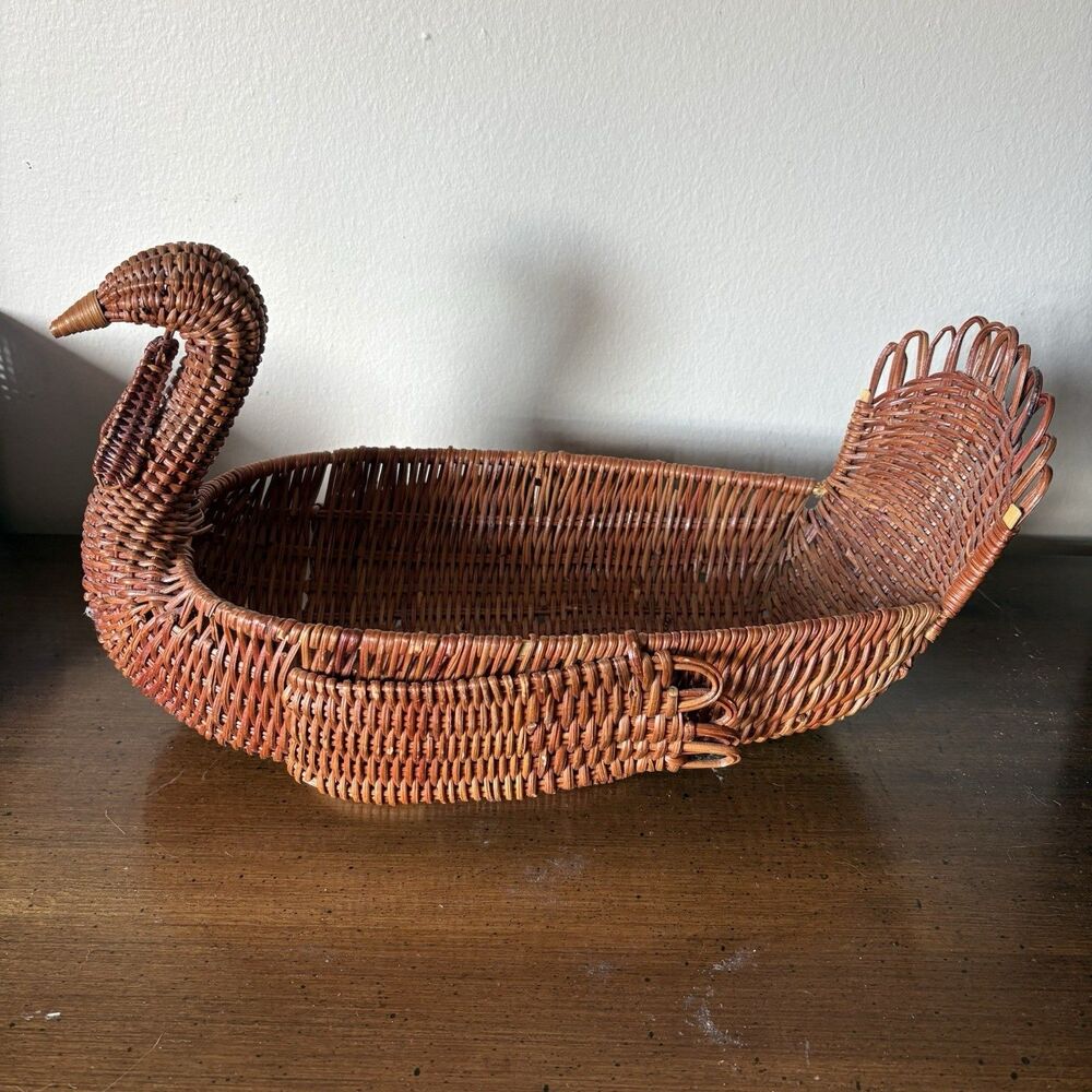 Vtg Turkey Woven Rattan Basket Home Fall Decor Holiday Centerpiece Thanksgiving